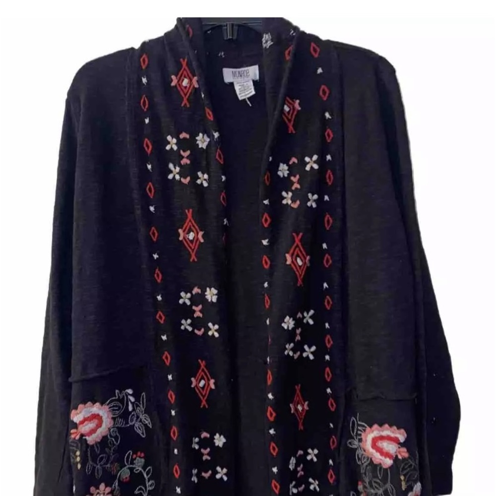 Women’s Monroe And Maine Large Floral Embroidered Cardigan/Sweater. NWOT